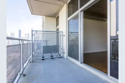 700 N Larrabee Street #1704, Chicago, IL 60654 - Photo 29