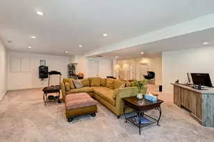 5607 Hillcrest Rd, Downers Grove, IL 60516 - Photo 35