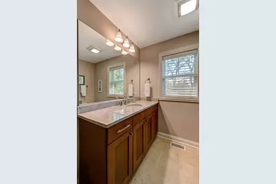 5607 Hillcrest Road, Downers Grove, IL 60516 - Photo 27