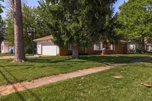 428 E Timber St, Pontiac, IL 61764 - Photo 43