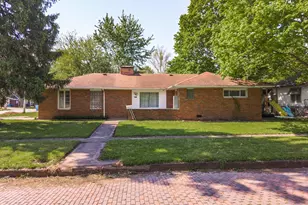 428 E Timber St, Pontiac, IL 61764 - Photo 1