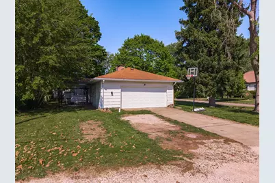 428 E Timber Street, Pontiac, IL 61764 - Photo 41