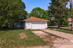 428 E Timber St, Pontiac, IL 61764 - Photo 41
