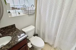 7048 N Damen Ave, Chicago, IL 60645 - Photo 13
