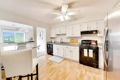 1068 Hidden Lake Drive #1068, Buffalo Grove, IL 60089 - Photo 13