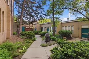 2510 N Wayne Ave, Chicago, IL 60614 - Photo 9