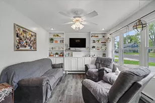 205 N Jefferson St, Mahomet, IL 61853 - Photo 5