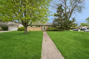 1112 Whitfield Rd, Northbrook, IL 60062 - Photo 23