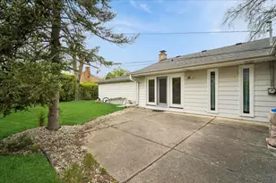 1112 Whitfield Rd, Northbrook, IL 60062 - Photo 21