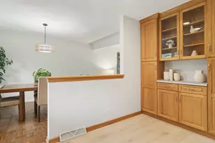 852 E Plate Dr, Palatine, IL 60074 - Photo 9