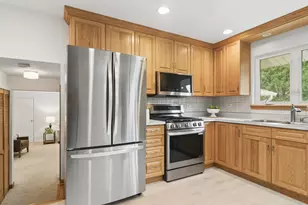 852 E Plate Dr, Palatine, IL 60074 - Photo 11
