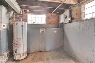 9846 S Calhoun Ave, Chicago, IL 60617 - Photo 13
