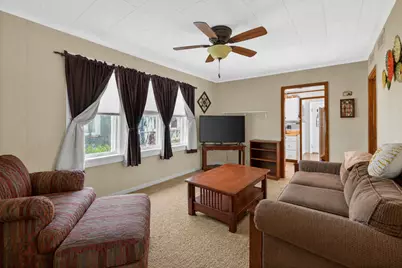 105 Edgewood Avenue, Crystal Lake, IL 60014 - Photo 5