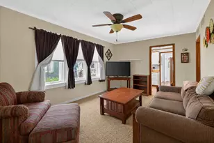 105 Edgewood Ave, Crystal Lake, IL 60014 - Photo 5