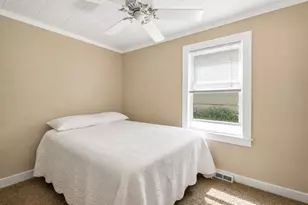 105 Edgewood Ave, Crystal Lake, IL 60014 - Photo 9