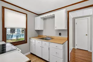 105 Edgewood Ave, Crystal Lake, IL 60014 - Photo 7