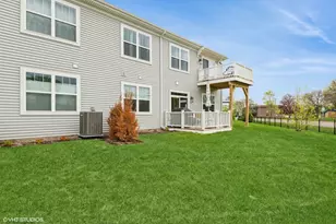 277 Masters Dr, Addison, IL 60101 - Photo 15