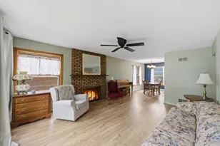 341 W Exchange St, Crete, IL 60417 - Photo 5