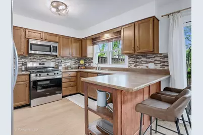67 White Oak Circle, Saint Charles, IL 60174 - Photo 9