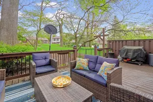 67 White Oak Cir, Saint Charles, IL 60174 - Photo 21