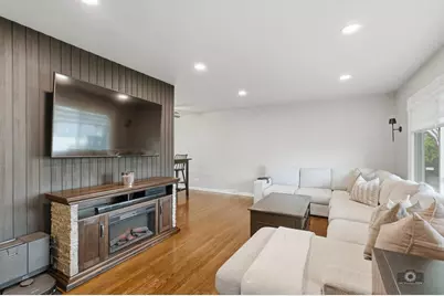26W350 Jewell Road, Winfield, IL 60190 - Photo 5