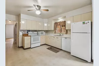 1740 E Gate Parkway, Rockford, IL 61108 - Photo 7