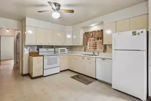 1740 E Gate Pkwy, Rockford, IL 61108 - Photo 7