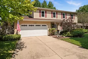 2130 Valley Creek Dr, Elgin, IL 60123 - Photo 3