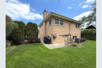 7150 N Crawford Avenue, Lincolnwood, IL 60712 - Photo 11