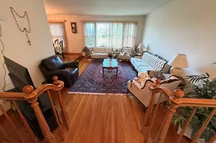 7150 N Crawford Ave, Lincolnwood, IL 60712 - Photo 3