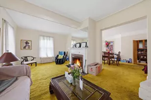 10628 S Longwood Dr, Chicago, IL 60643 - Photo 9