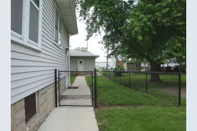 221 W Garfield Avenue, Cissna Park, IL 60924 - Photo 25