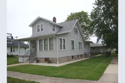 221 W Garfield Avenue, Cissna Park, IL 60924 - Photo 1