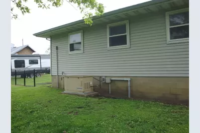 221 W Garfield Avenue, Cissna Park, IL 60924 - Photo 27