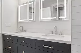 1521 W Sunnyside Ave, Chicago, IL 60640 - Photo 23