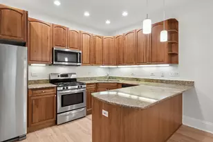 1521 W Sunnyside Ave, Chicago, IL 60640 - Photo 11