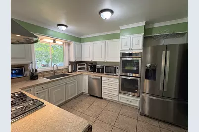 320 S Main Street, Creston, IL 60113 - Photo 15
