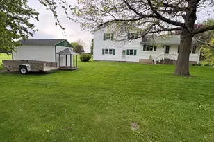 320 S Main St, Creston, IL 60113 - Photo 33
