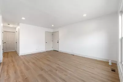 121 Williamsburg Road, Country Club Hills, IL 60478 - Photo 7