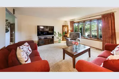 34073 N Fairfield Road, Round Lake, IL 60073 - Photo 5