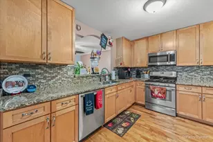 741 Wedgewood Cir, Lake in the Hills, IL 60156 - Photo 3