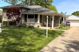 21 N Waterman Ave, Arlington Heights, IL 60004 - Photo 1