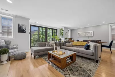 920 W Barry Avenue #4, Chicago, IL 60657 - Photo 3