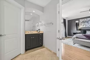 920 W Barry Ave, Chicago, IL 60657 - Photo 27
