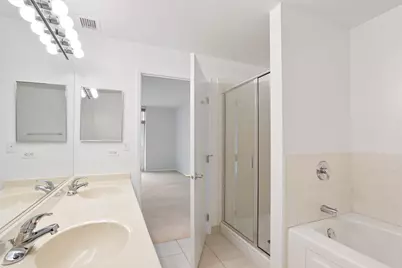 21 W Chestnut Street #1106, Chicago, IL 60610 - Photo 11