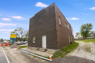1917 N Broadway St, Crest Hill, IL 60403 - Photo 1