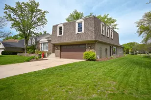 2234 Appleby Dr, Wheaton, IL 60189 - Photo 29