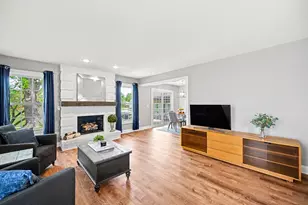 2234 Appleby Dr, Wheaton, IL 60189 - Photo 9