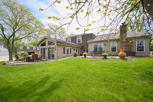 2234 Appleby Dr, Wheaton, IL 60189 - Photo 31
