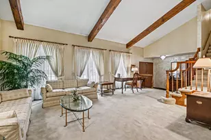 421 E Barclay Ct, Elmhurst, IL 60126 - Photo 5